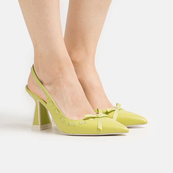 KAT MACONIE